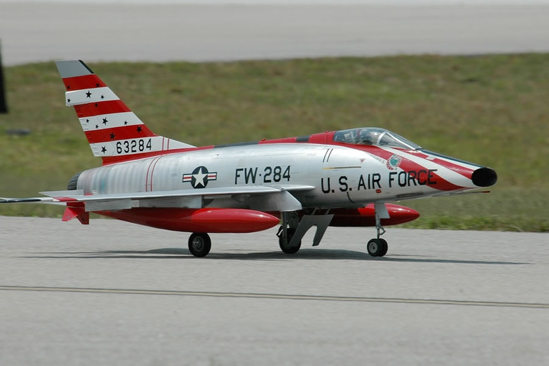 Illustration for article titled Top Gun 2008: Biggest RC Airplane Competition in the World